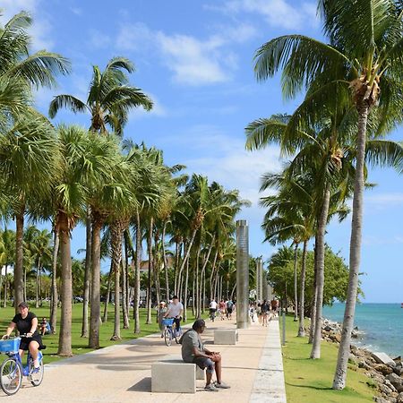 Beachfront Bentley Hotel One Bedroom Suite With Balcony And Beach Access Miami Beach Exterior foto